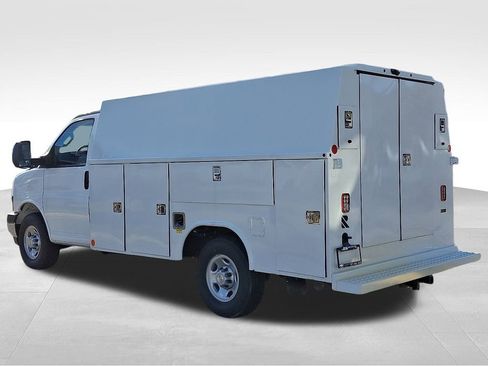 New 2025 Chevrolet Express 3500 w/ Power Convenience Package image 3