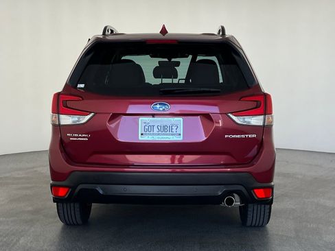 Used 2023 Subaru Forester Limited AWD/4WD image 5