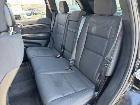 Used 2018 Jeep Grand Cherokee Laredo image 17