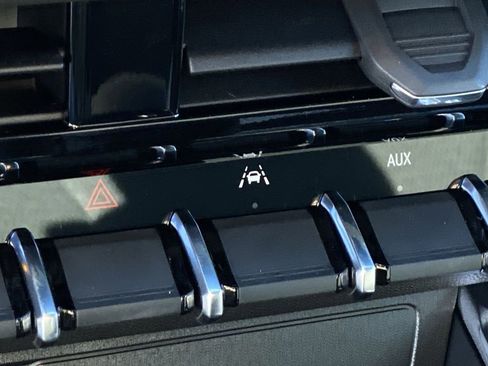 New 2026 GMC Canyon Elevation w/ LPO, Black Badging Package image 27