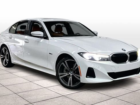 Certified 2023 BMW 330e xDrive w/ Convenience Package image 2