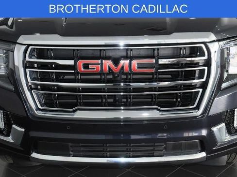 Used 2023 GMC Yukon SLT w/ SLT Premium Package AWD/4WD image 12