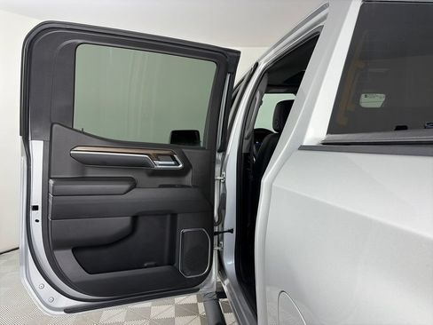 Used 2022 Chevrolet Silverado 1500 LT Trail Boss w/ LT Trail Boss Premium Package AWD/4WD image 12