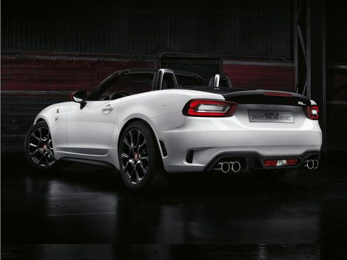 Used 2017 FIAT 124 Spider Abarth RWD image 1