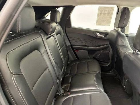 Used 2022 Ford Escape Titanium image 16