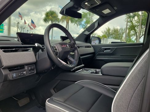 Used 2026 GMC Sierra EV Elevation AWD/4WD image 9