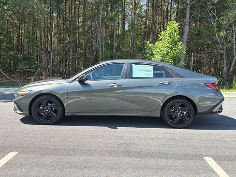 New 2026 Hyundai Elantra Sport FWD image 2