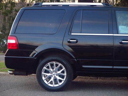 Used 2016 Ford Expedition Limited w/ Equipment Group 301A AWD/4WD image 36