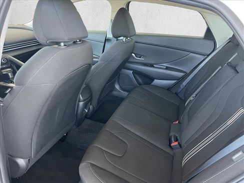Used 2025 Hyundai Elantra SEL FWD image 10