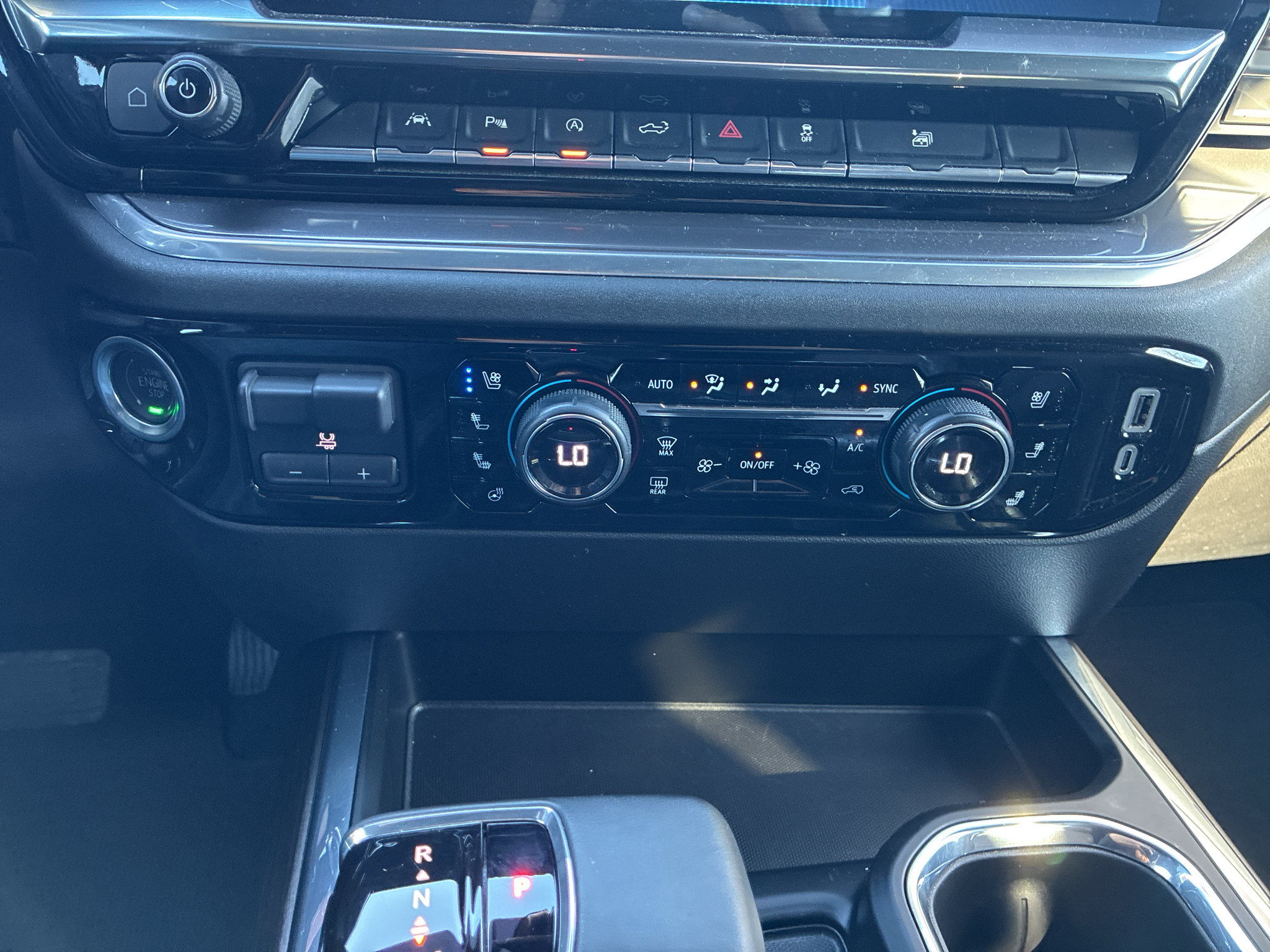 Used 2024 Chevrolet Silverado 1500 High Country w/ Midnight Edition AWD/4WD image 34