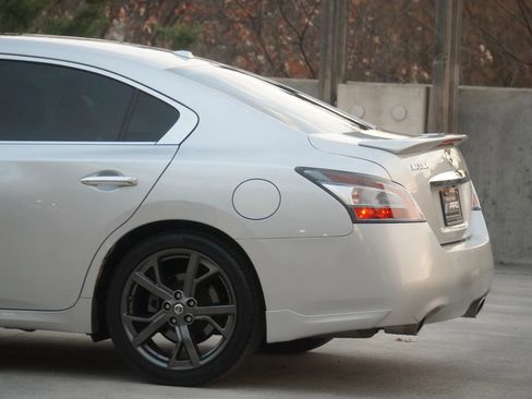 Used 2014 Nissan Maxima 3.5 SV w/ Sport Package image 16