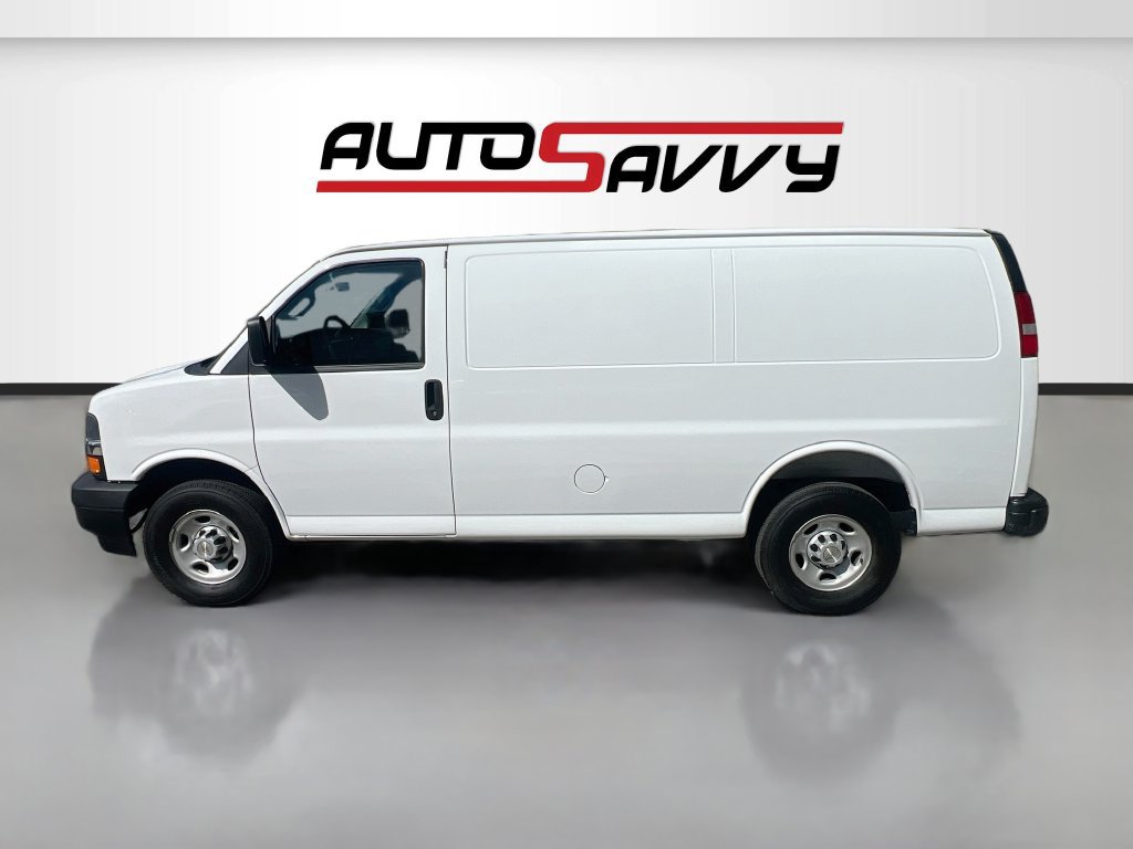Used 2025 Chevrolet Express 2500 w/ Driver Convenience Package RWD image 4