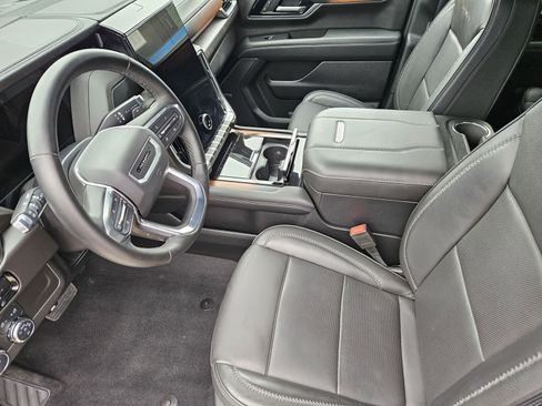 Used 2025 GMC Yukon XL Denali RWD image 19
