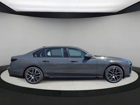 Used 2026 BMW i7 xDrive60 w/ Executive Package AWD/4WD image 9