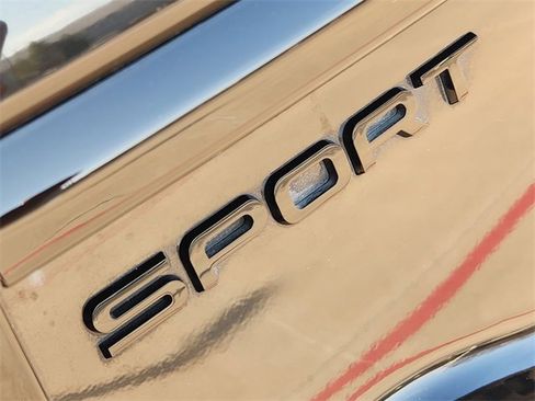 Used 2024 Land Rover Discovery Sport Dynamic SE image 12