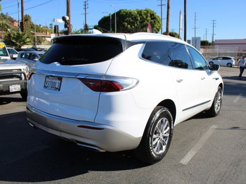 Used 2022 Buick Enclave Essence image 6