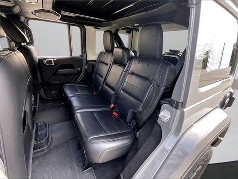 Certified 2022 Jeep Wrangler Unlimited Sahara AWD/4WD image 23