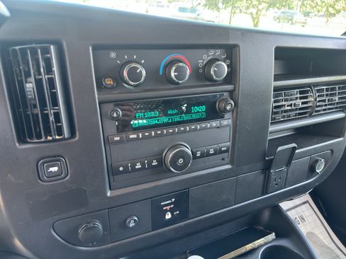 Used 2025 GMC Savana 2500 w/ Driver Convenience Package RWD image 22
