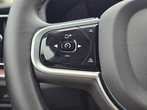 Certified 2025 Volvo V60 B5 Cross Country Plus AWD/4WD image 33