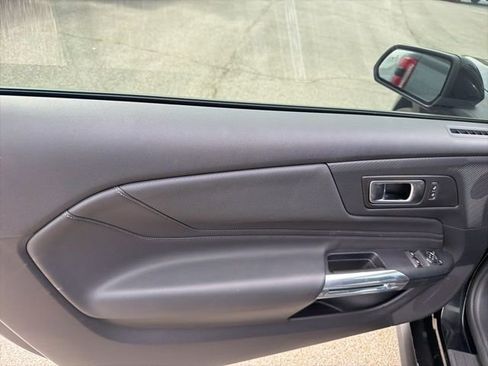 Used 2025 Ford Mustang GT Premium image 19