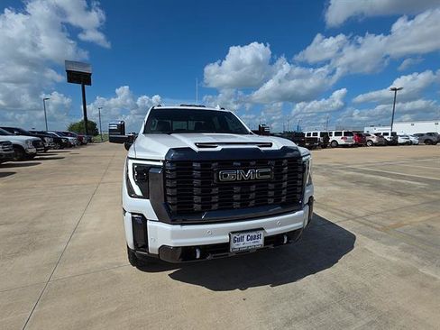 Used 2024 GMC Sierra 2500 Denali Ultimate w/ Max Trailering Package AWD/4WD image 4