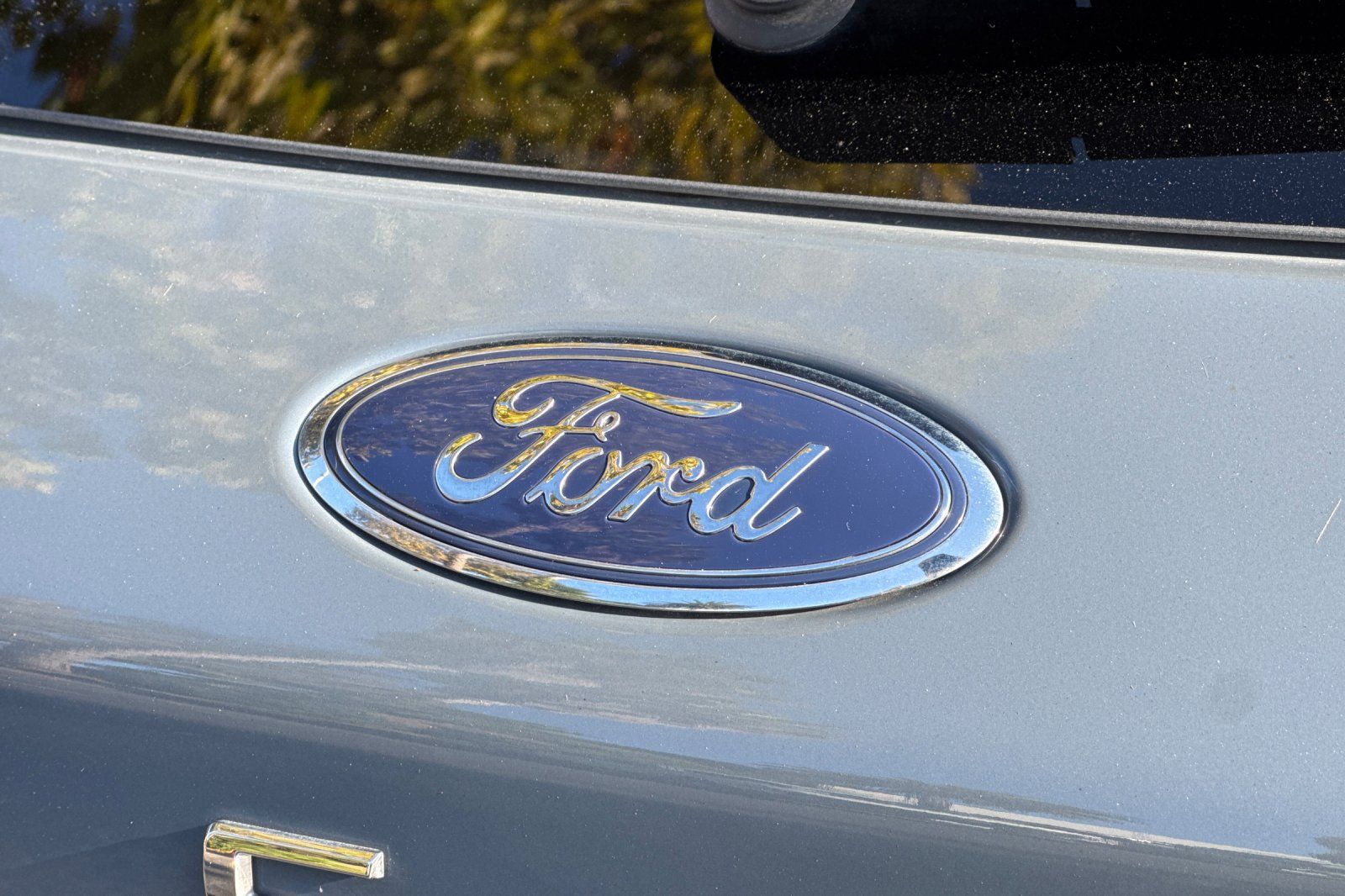 Used 2025 Ford Escape SE w/ PHEV Premium Package FWD image 29