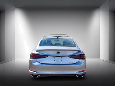 Used 2024 Lexus ES 350 Ultra Luxury w/ Accessory Package (Z2) image 6