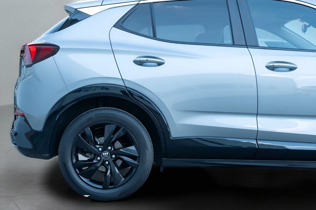 Used 2024 Buick Encore GX Sport Touring FWD image 5