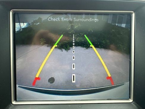 Used 2017 Jeep Grand Cherokee Limited w/ Luxury Group II AWD/4WD image 16
