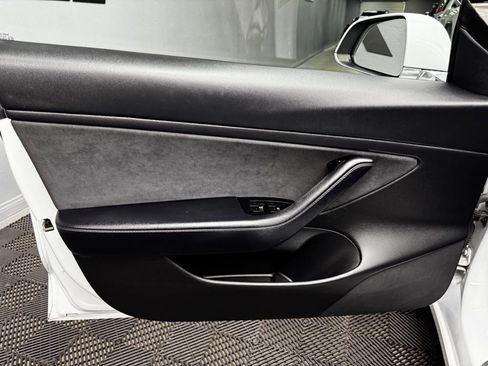 Used 2020 Tesla Model 3 Long Range image 37