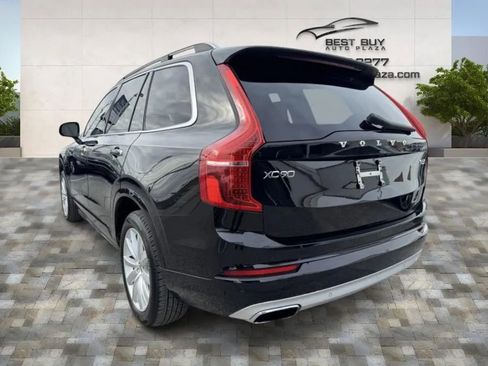 Used 2017 Volvo XC90 T6 Momentum w/ Vision Package image 4