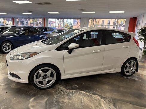 Used 2018 Ford Fiesta ST FWD image 4