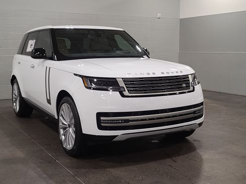 New 2026 Land Rover Range Rover SE image 11