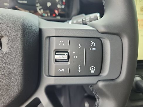 New 2026 Land Rover Defender 110 X-Dynamic SE AWD/4WD image 18