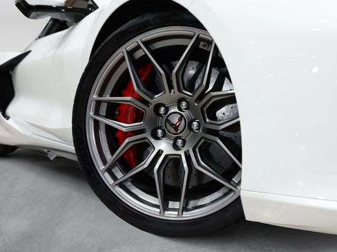 Used 2025 Chevrolet Corvette Z06 RWD image 6