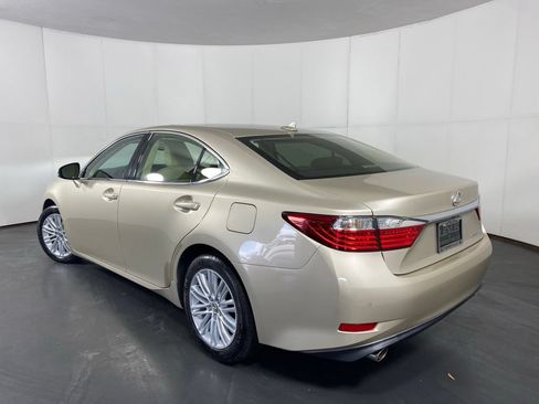 Used 2014 Lexus ES 350 w/ Luxury Package FWD image 10