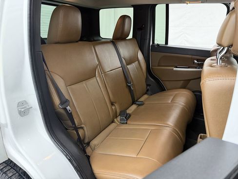 Used 2012 Jeep Liberty Limited w/ Comfort/Convenience Group image 16