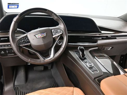 Used 2024 Cadillac Escalade Sport w/ LPO, ONYX Package image 12