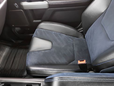 Used 2019 Ford F150 Raptor w/ Equipment Group 802A Luxury image 32