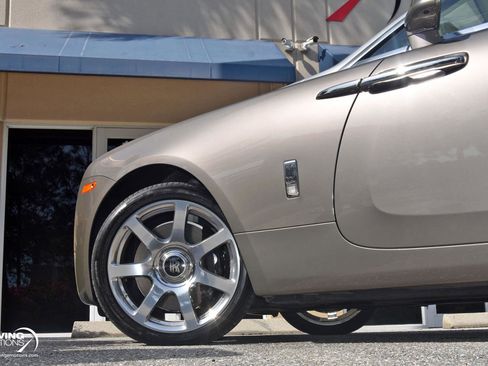 Used 2015 Rolls-Royce Wraith image 20