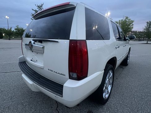 Used 2014 Cadillac Escalade Luxury image 5