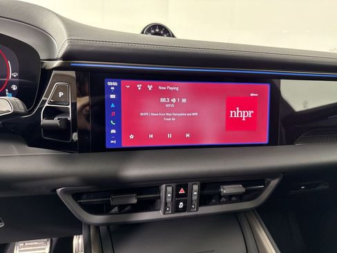 Certified 2025 Porsche Macan Turbo Electric AWD/4WD image 29