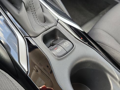 Used 2022 Toyota Corolla LE image 21