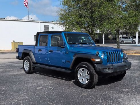 Used 2020 Jeep Gladiator Sport w/ Quick Order Package 24S AWD/4WD image 2
