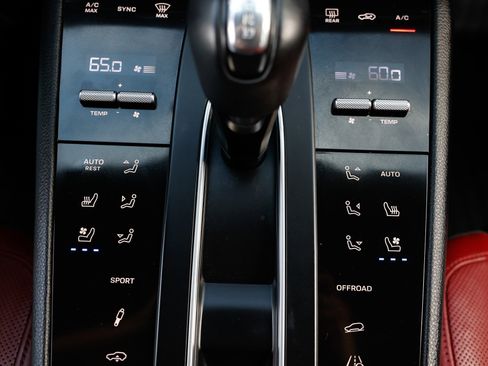 Used 2023 Porsche Macan GTS image 44