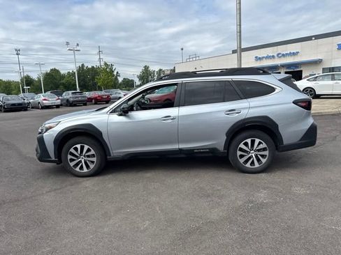 Used 2024 Subaru Outback Premium AWD/4WD image 13