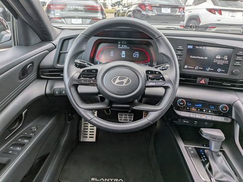 Certified 2025 Hyundai Elantra Sport FWD image 15