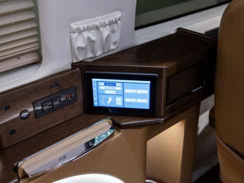 Used 2025 Mercedes-Benz Sprinter 3500 image 39