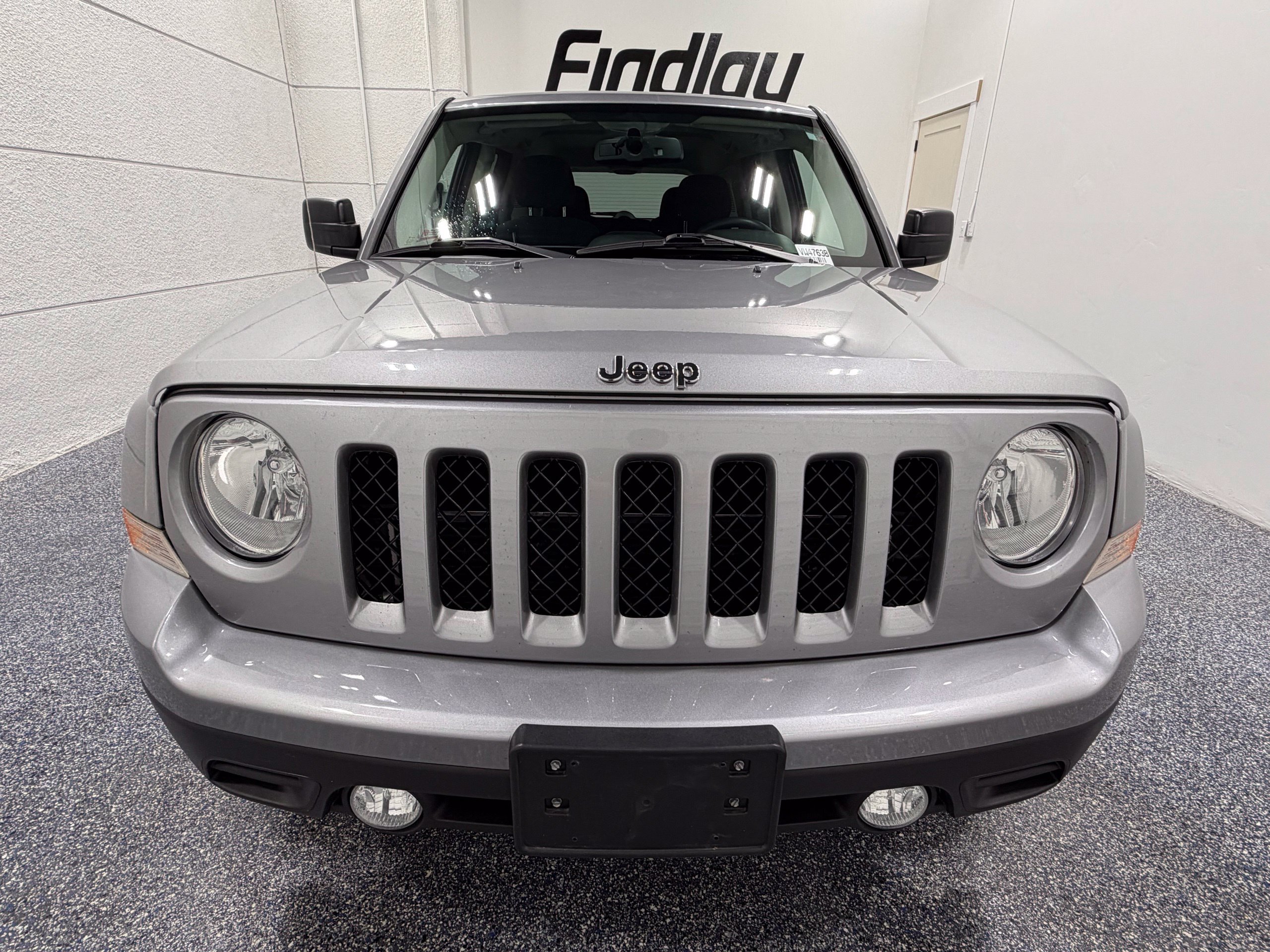 Used 2015 Jeep Patriot Latitude FWD image 10