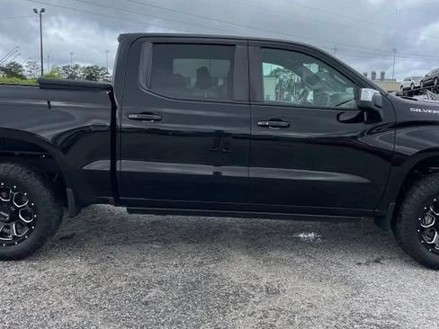 Used 2021 Chevrolet Silverado 1500 LT AWD/4WD image 11